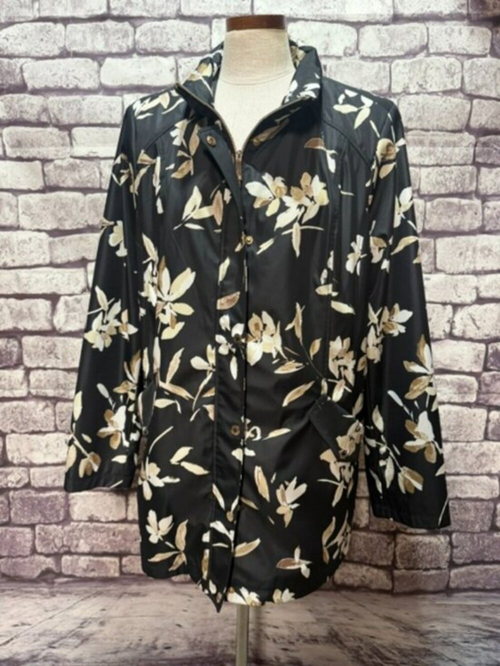 Dennis By Dennis Basso Black, White & Beige Jacket Size XL